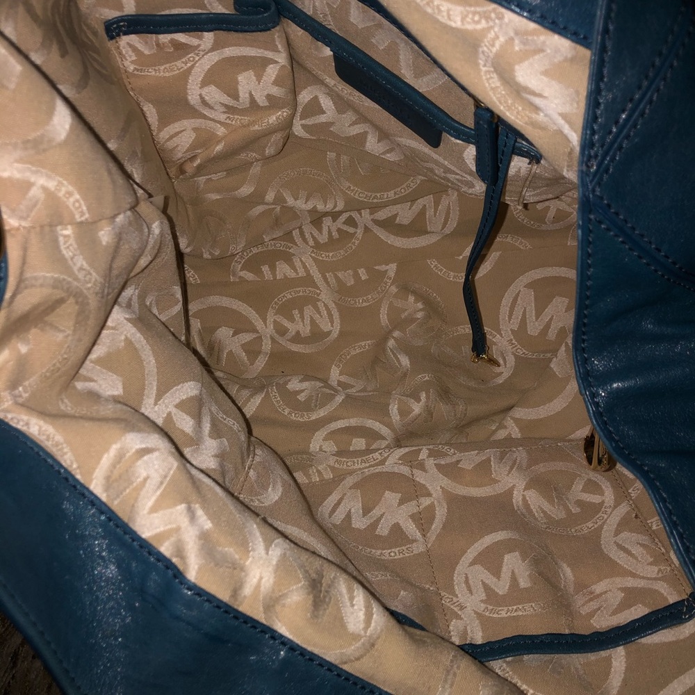 Michael Kors Blue Patent leather Hobo Bag - Picture 7 of 8